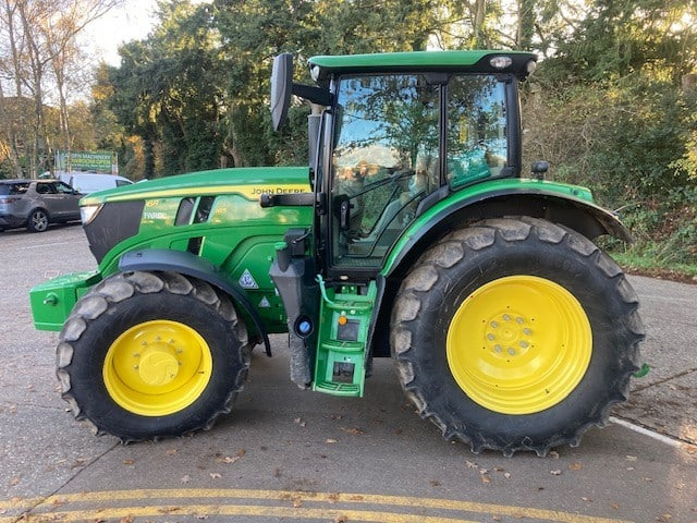 John Deere 6R 185 - Máy cày: hình 1 John Deere 6R 185 - Máy cày: hình 1