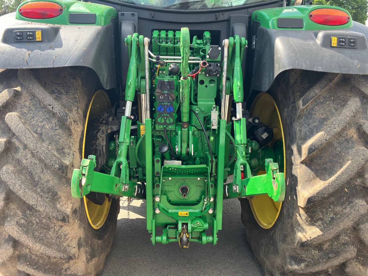 John Deere 6R 185 - Máy cày: hình 5 John Deere 6R 185 - Máy cày: hình 5