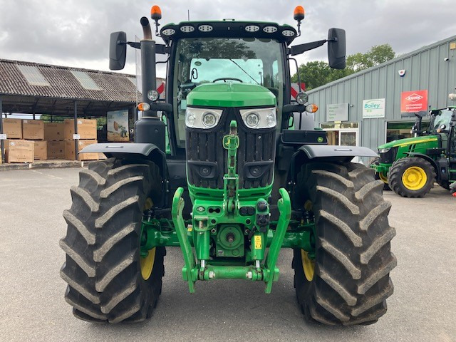 John Deere 6R 195 - Máy cày: hình 4 John Deere 6R 195 - Máy cày: hình 4