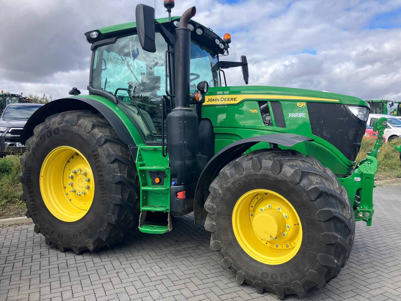 John Deere 6R 195 - Máy cày: hình 2 John Deere 6R 195 - Máy cày: hình 2