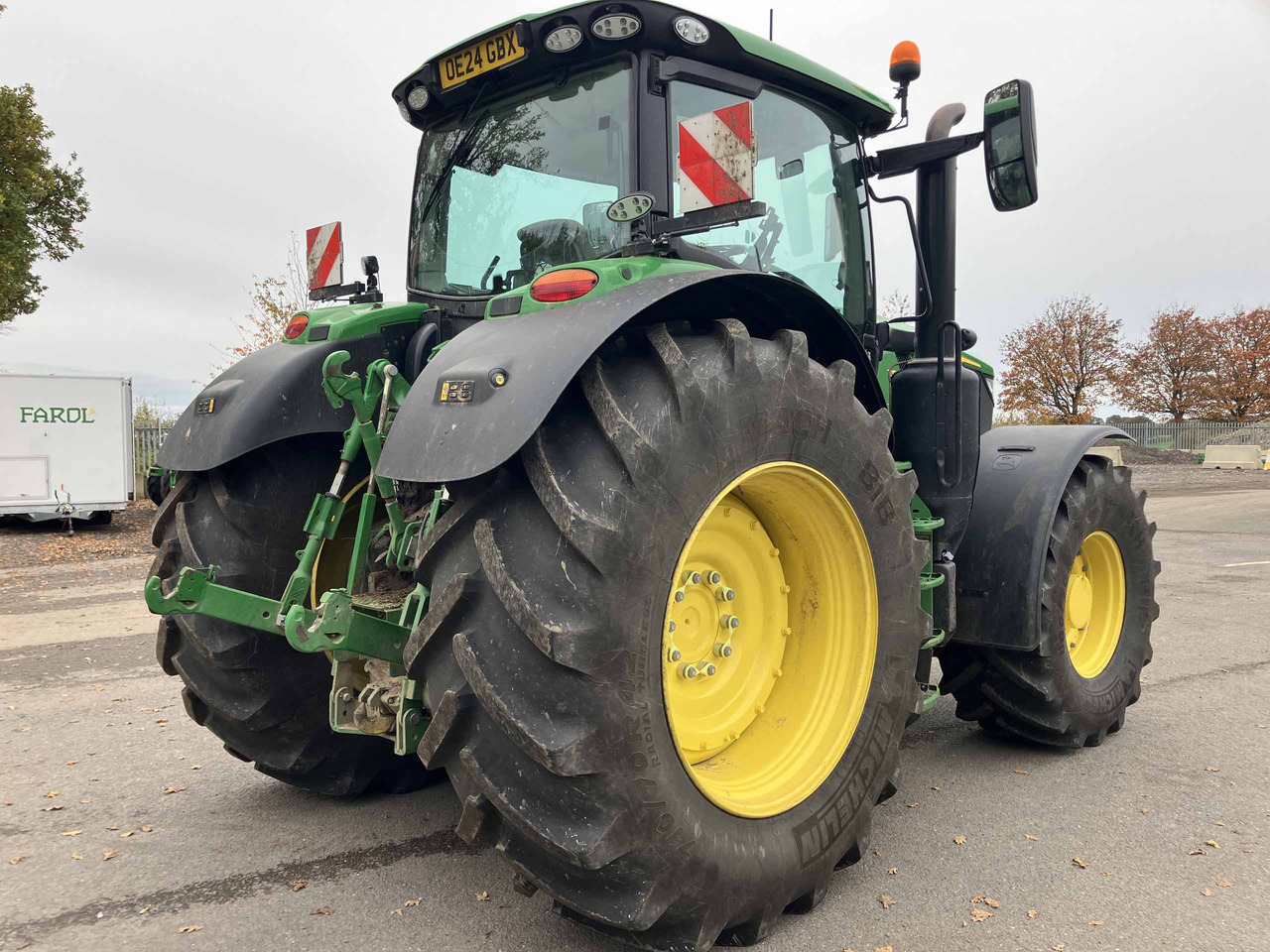 John Deere 6R 215 - Máy cày: hình 5 John Deere 6R 215 - Máy cày: hình 5