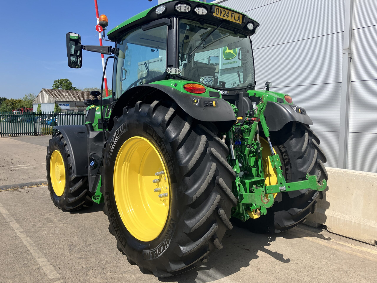John Deere 6R155 - Máy cày: hình 3 John Deere 6R155 - Máy cày: hình 3