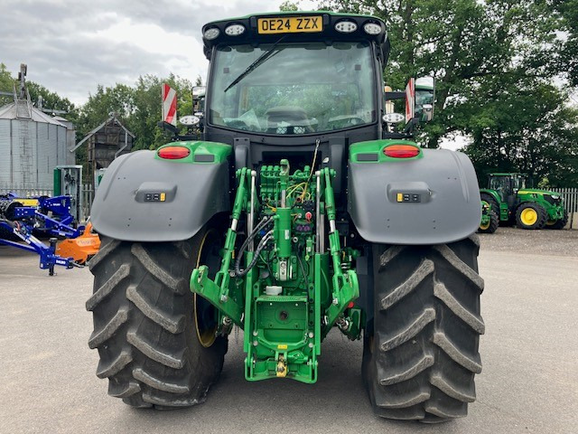John Deere 6R250 - Máy cày: hình 5 John Deere 6R250 - Máy cày: hình 5