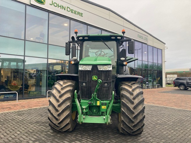 John Deere 7310R - Máy cày: hình 2 John Deere 7310R - Máy cày: hình 2
