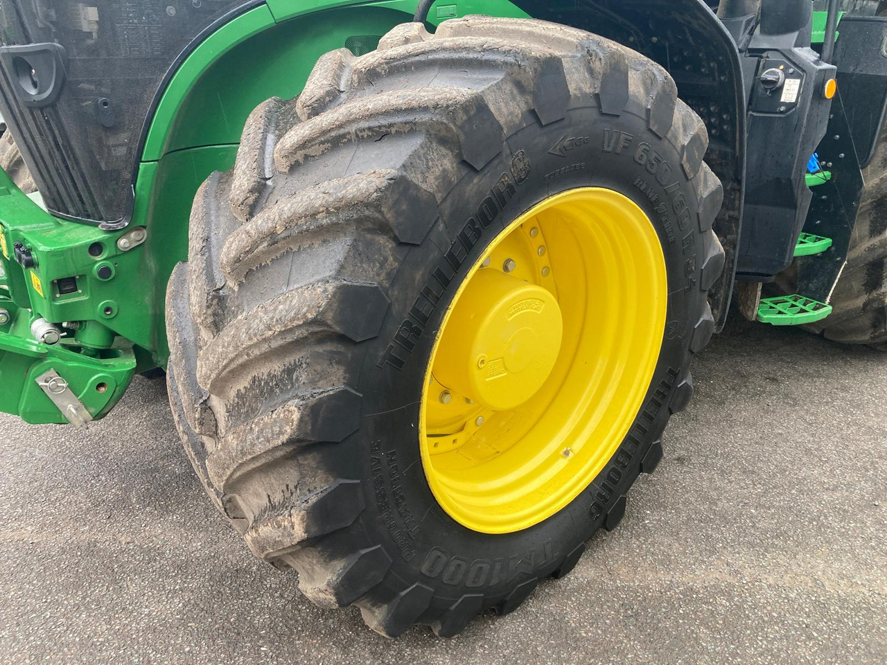 John Deere 7R 310 - Máy cày: hình 2 John Deere 7R 310 - Máy cày: hình 2