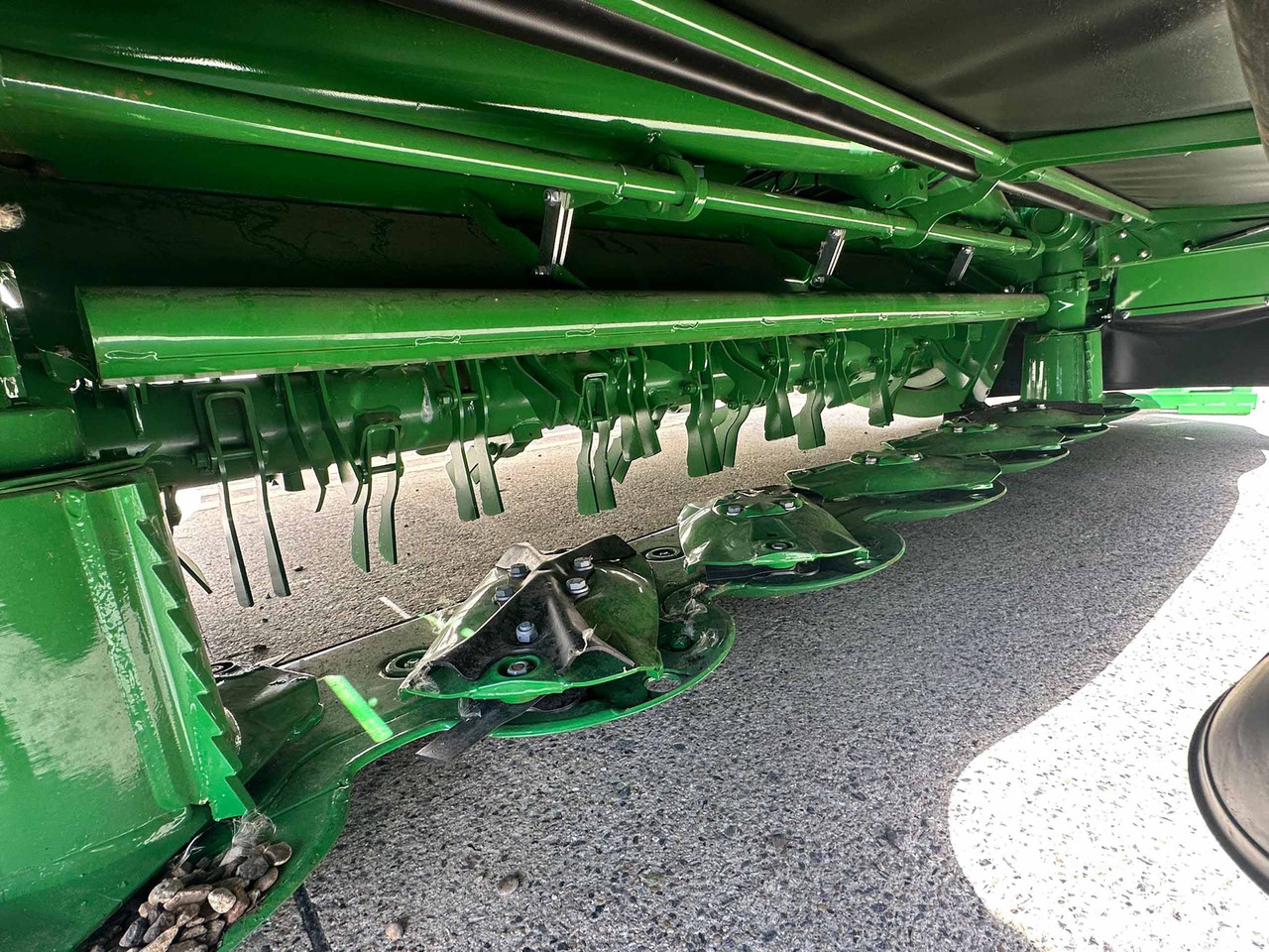 John Deere R310R Mower Conditioner - Trang thiết bị dàn trải: hình 3 John Deere R310R Mower Conditioner - Trang thiết bị dàn trải: hình 3