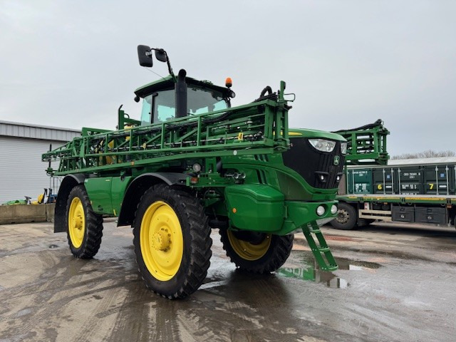 John Deere R4040i - Máy phun xịt tự hành: hình 2 John Deere R4040i - Máy phun xịt tự hành: hình 2