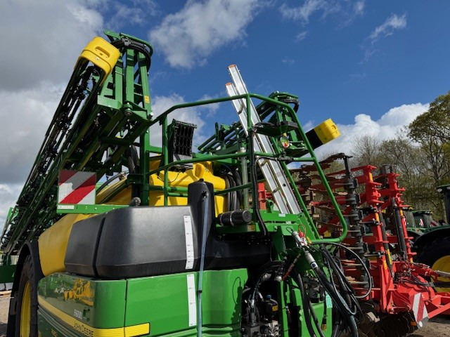 John Deere R962i - Máy xịt: hình 4 John Deere R962i - Máy xịt: hình 4