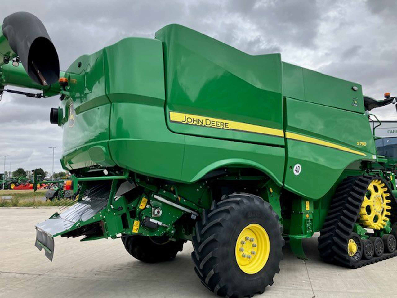 John Deere S790 - Máy gặt đập: hình 3 John Deere S790 - Máy gặt đập: hình 3