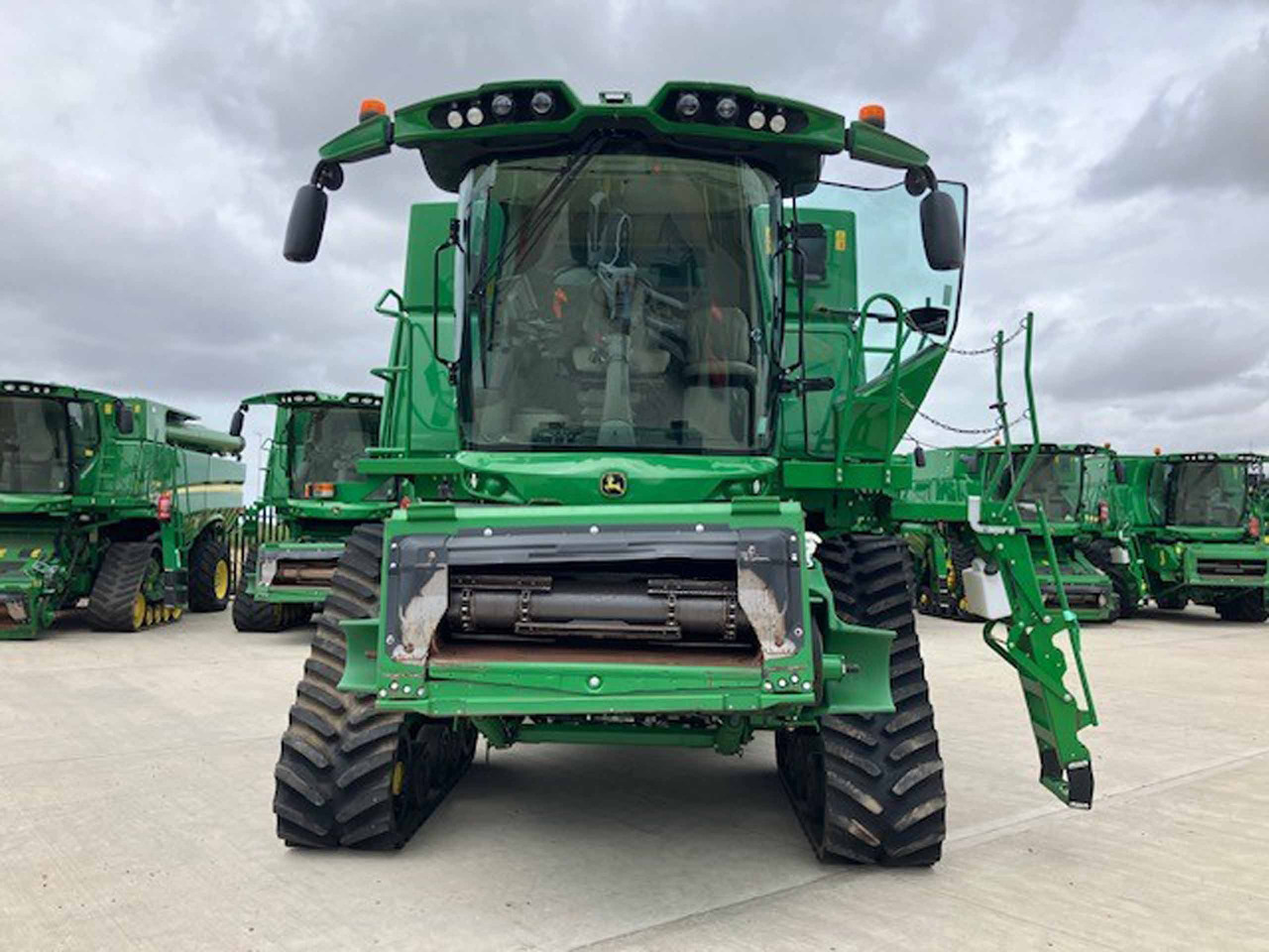 John Deere S790 - Máy gặt đập: hình 2 John Deere S790 - Máy gặt đập: hình 2