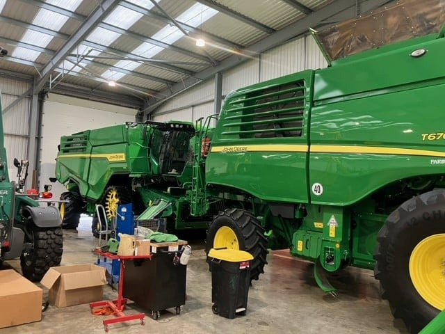 John Deere T670i - Máy gặt đập: hình 5 John Deere T670i - Máy gặt đập: hình 5