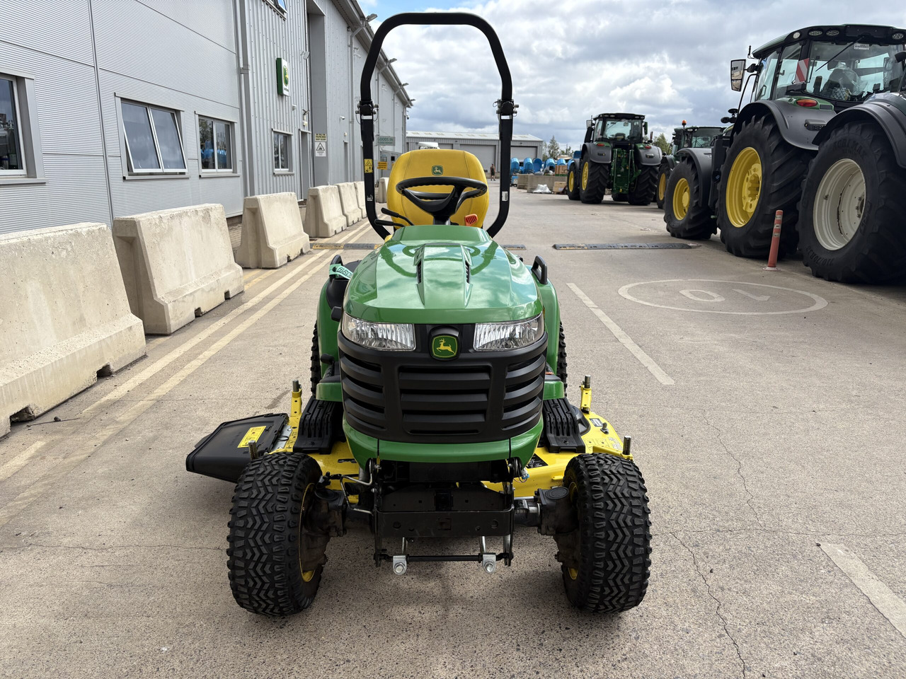 John Deere X948 Commercial Lawn Tractor - Máy cắt cỏ vườn: hình 2 John Deere X948 Commercial Lawn Tractor - Máy cắt cỏ vườn: hình 2