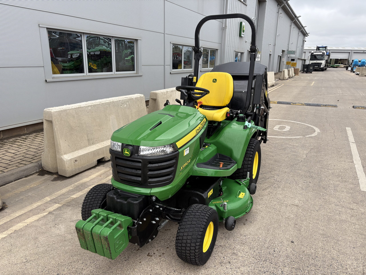 John Deere X950R Cut and Collect mower - Máy cắt cỏ vườn: hình 1 John Deere X950R Cut and Collect mower - Máy cắt cỏ vườn: hình 1