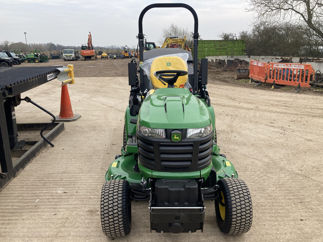 Máy cắt cỏ vườn mới John Deere X950R ride on cut and collect mower: hình 7