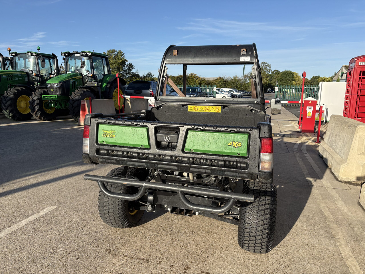 John Deere XUV855M Gator - ATV/ Xe 4 bánh: hình 4 John Deere XUV855M Gator - ATV/ Xe 4 bánh: hình 4