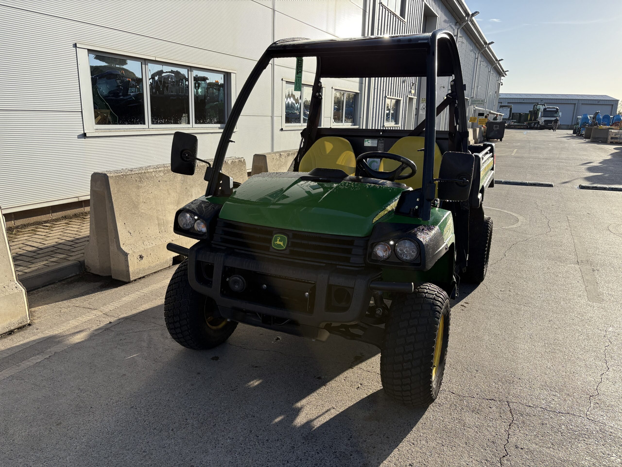 John Deere XUV855M Gator - ATV/ Xe 4 bánh: hình 3 John Deere XUV855M Gator - ATV/ Xe 4 bánh: hình 3