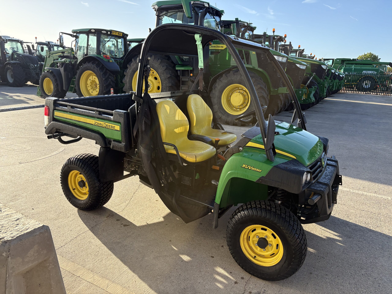 John Deere XUV855M Gator - ATV/ Xe 4 bánh: hình 1 John Deere XUV855M Gator - ATV/ Xe 4 bánh: hình 1