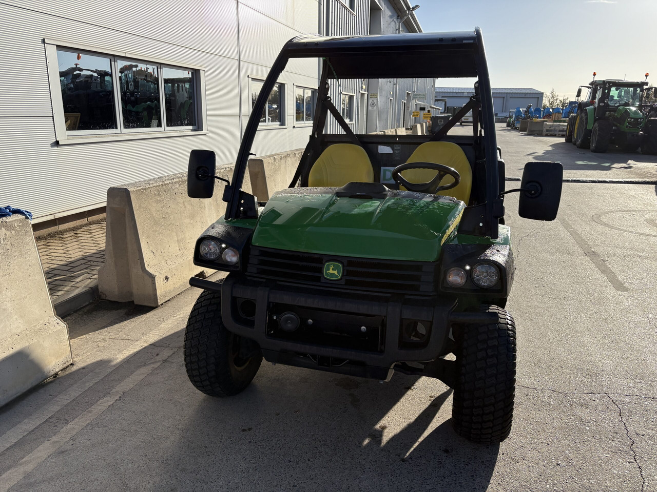 John Deere XUV855M Gator - ATV/ Xe 4 bánh: hình 2 John Deere XUV855M Gator - ATV/ Xe 4 bánh: hình 2