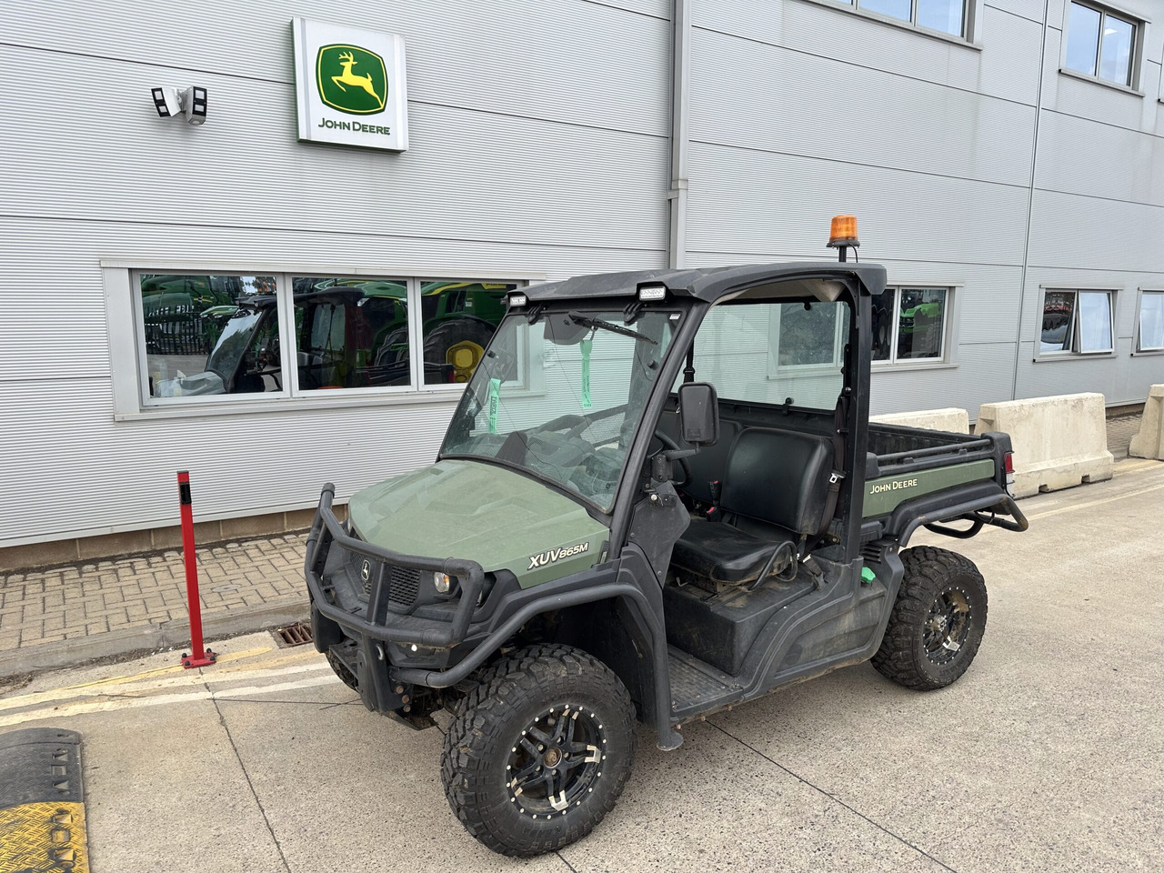 John Deere XUV865M - ATV/ Xe 4 bánh: hình 1 John Deere XUV865M - ATV/ Xe 4 bánh: hình 1
