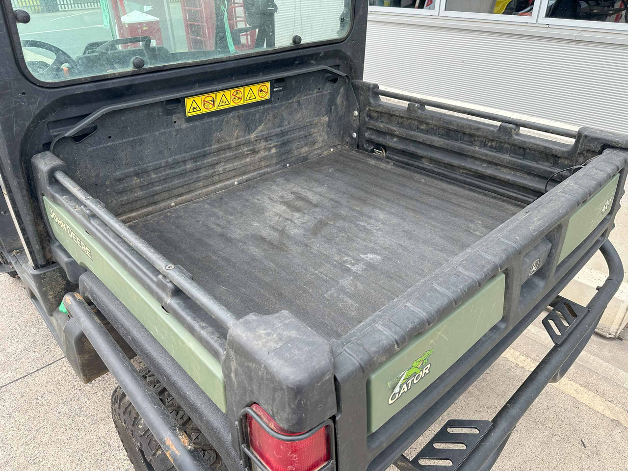 John Deere XUV865M - ATV/ Xe 4 bánh: hình 4 John Deere XUV865M - ATV/ Xe 4 bánh: hình 4