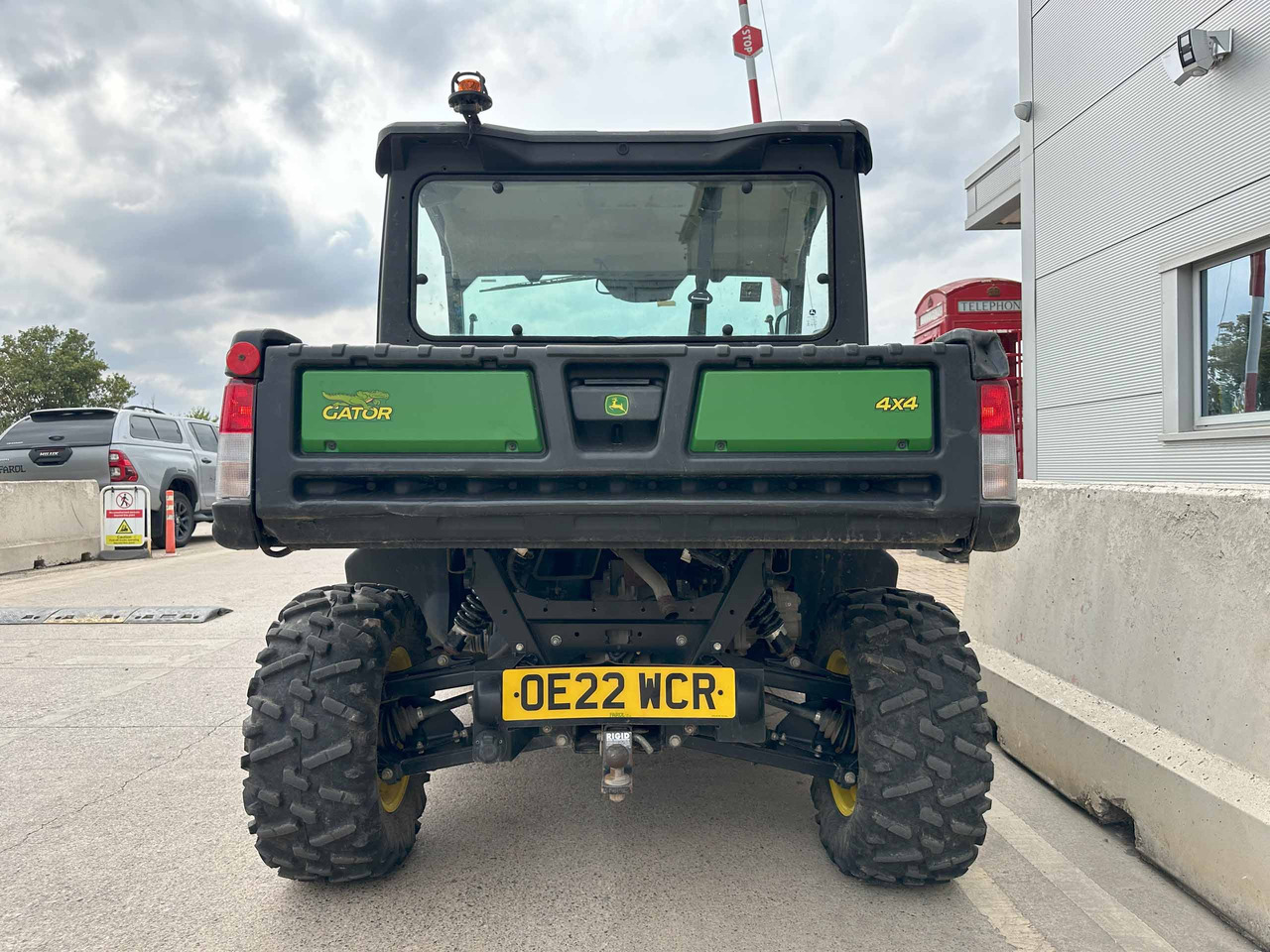 John Deere XUV865M - ATV/ Xe 4 bánh: hình 4 John Deere XUV865M - ATV/ Xe 4 bánh: hình 4