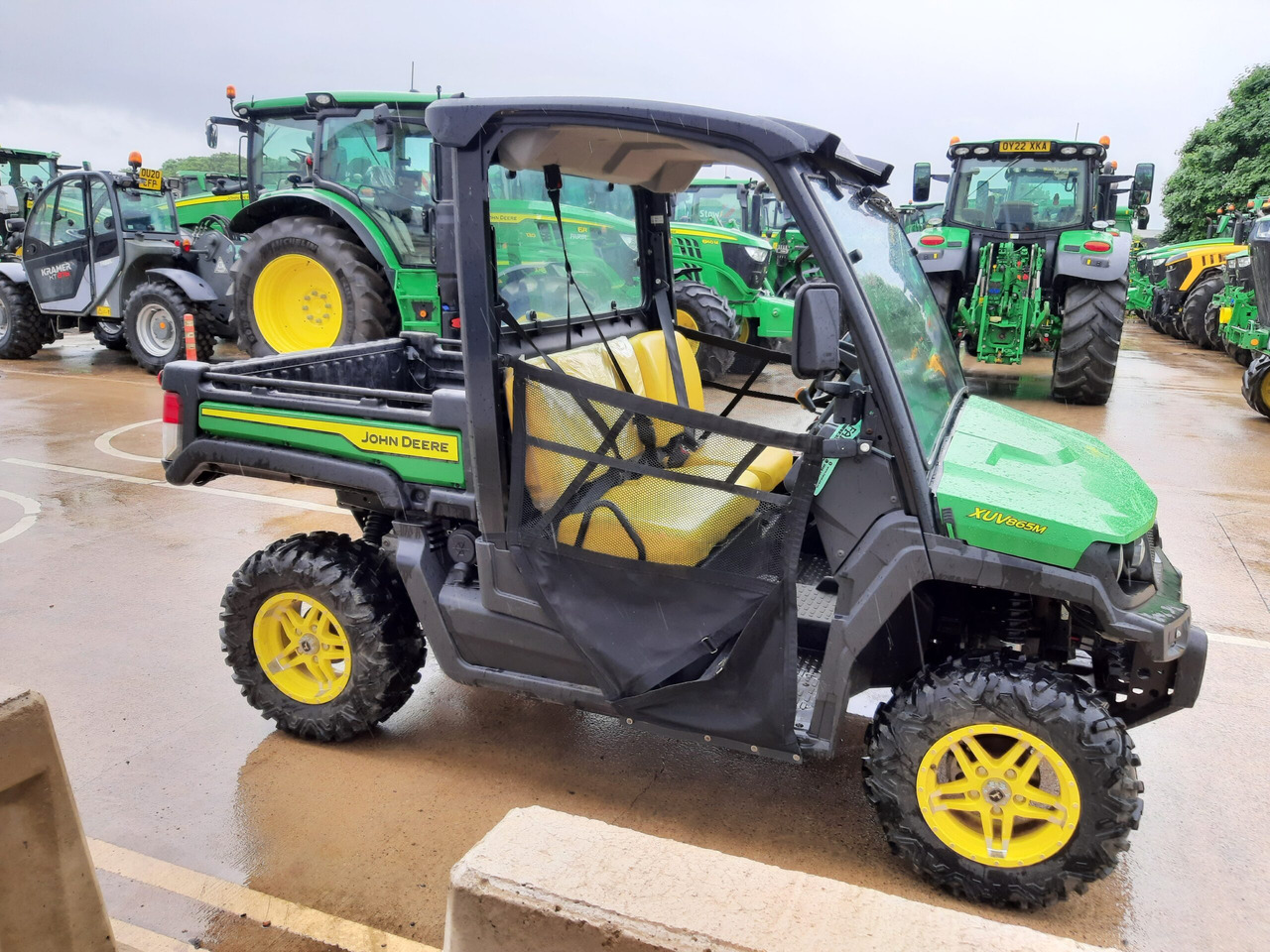 John Deere XUV865M Gator - ATV/ Xe 4 bánh: hình 3 John Deere XUV865M Gator - ATV/ Xe 4 bánh: hình 3