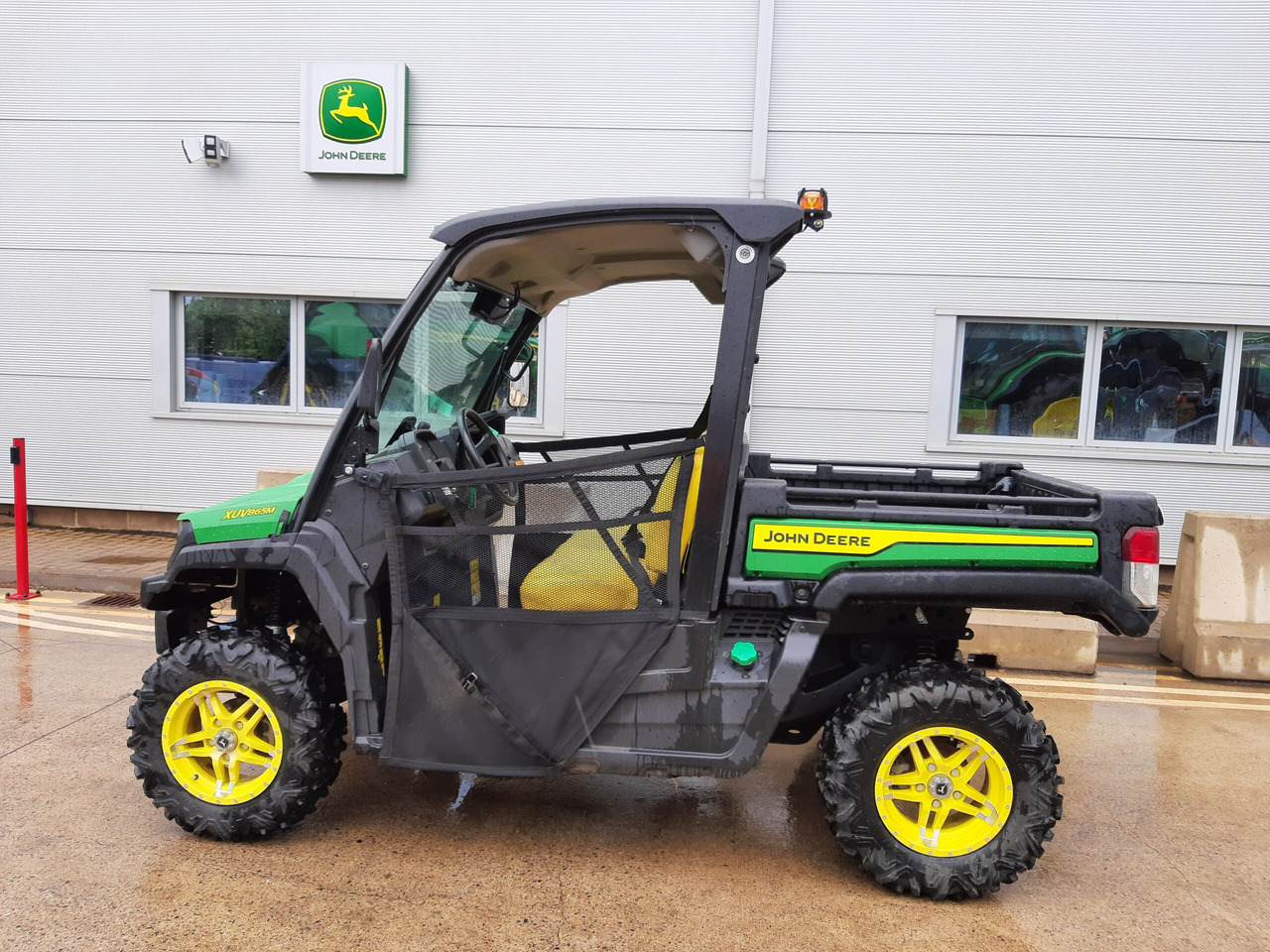John Deere XUV865M Gator - ATV/ Xe 4 bánh: hình 1 John Deere XUV865M Gator - ATV/ Xe 4 bánh: hình 1
