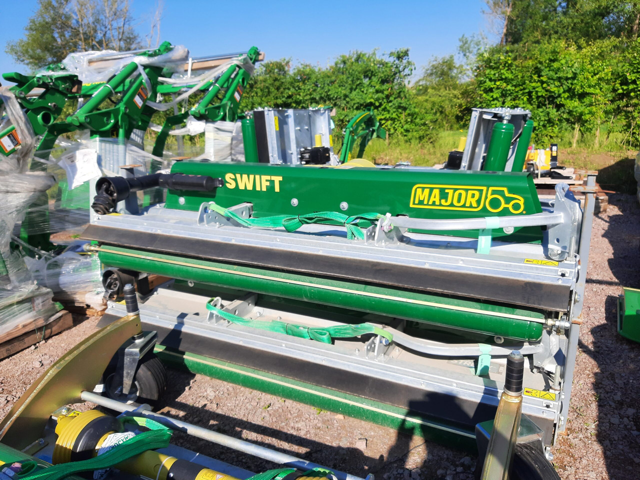 Major Swift MJ71-240 finishing mower - Máy cắt cỏ vườn: hình 1 Major Swift MJ71-240 finishing mower - Máy cắt cỏ vườn: hình 1