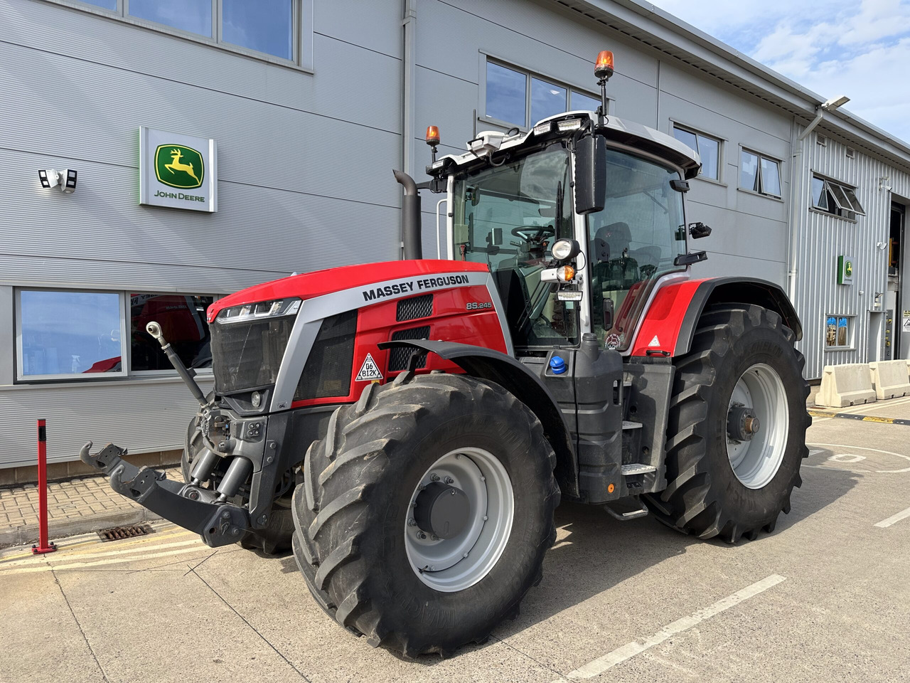 Massey Ferguson 8S.245 - Máy cày: hình 1 Massey Ferguson 8S.245 - Máy cày: hình 1