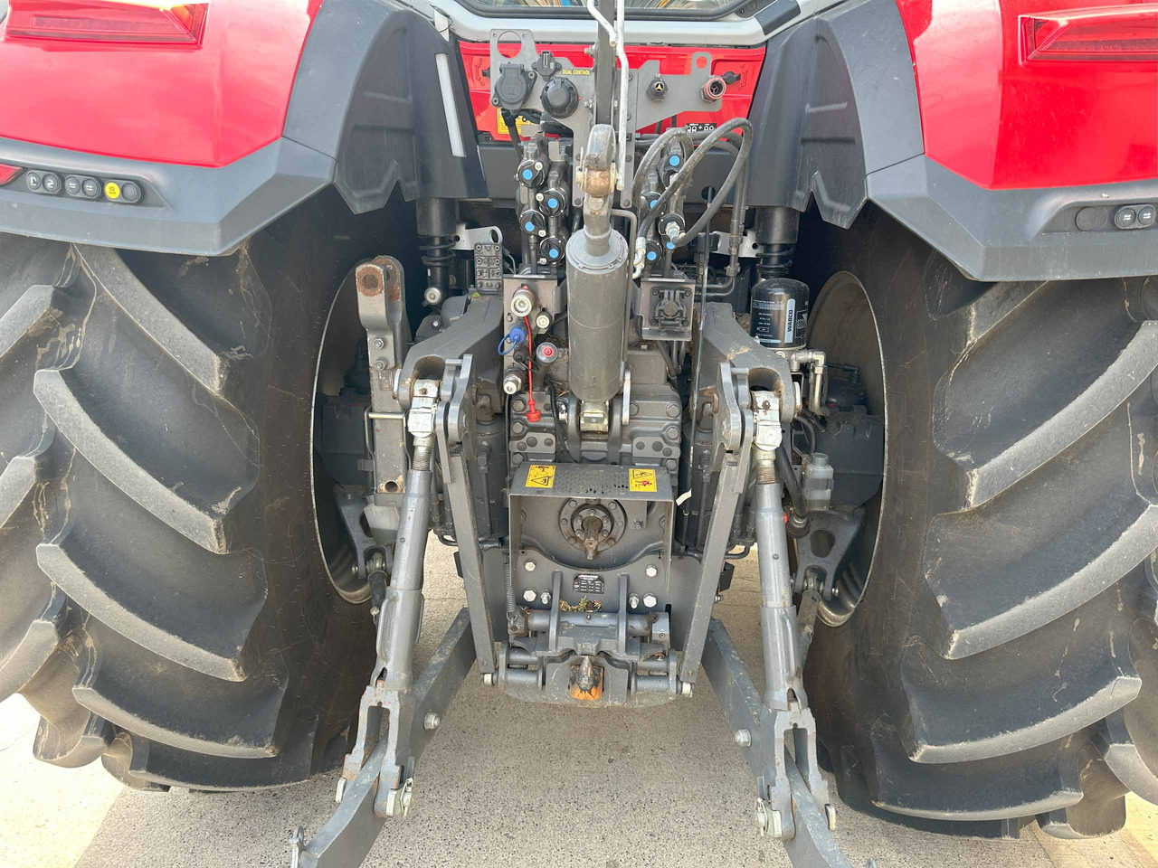 Massey Ferguson 8S.245 - Máy cày: hình 5 Massey Ferguson 8S.245 - Máy cày: hình 5