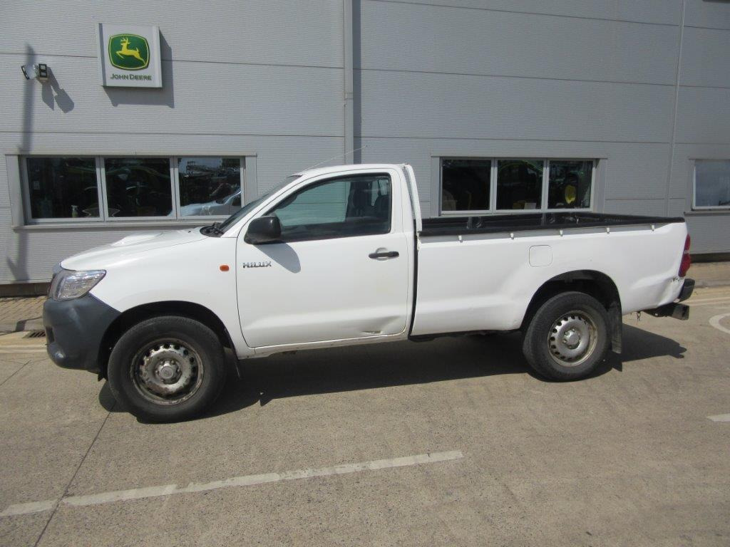 TOYOTA HILUX HI-LUXURY ACTIVE D-4D SINGLE CAB - Xe bán tải: hình 3 TOYOTA HILUX HI-LUXURY ACTIVE D-4D SINGLE CAB - Xe bán tải: hình 3