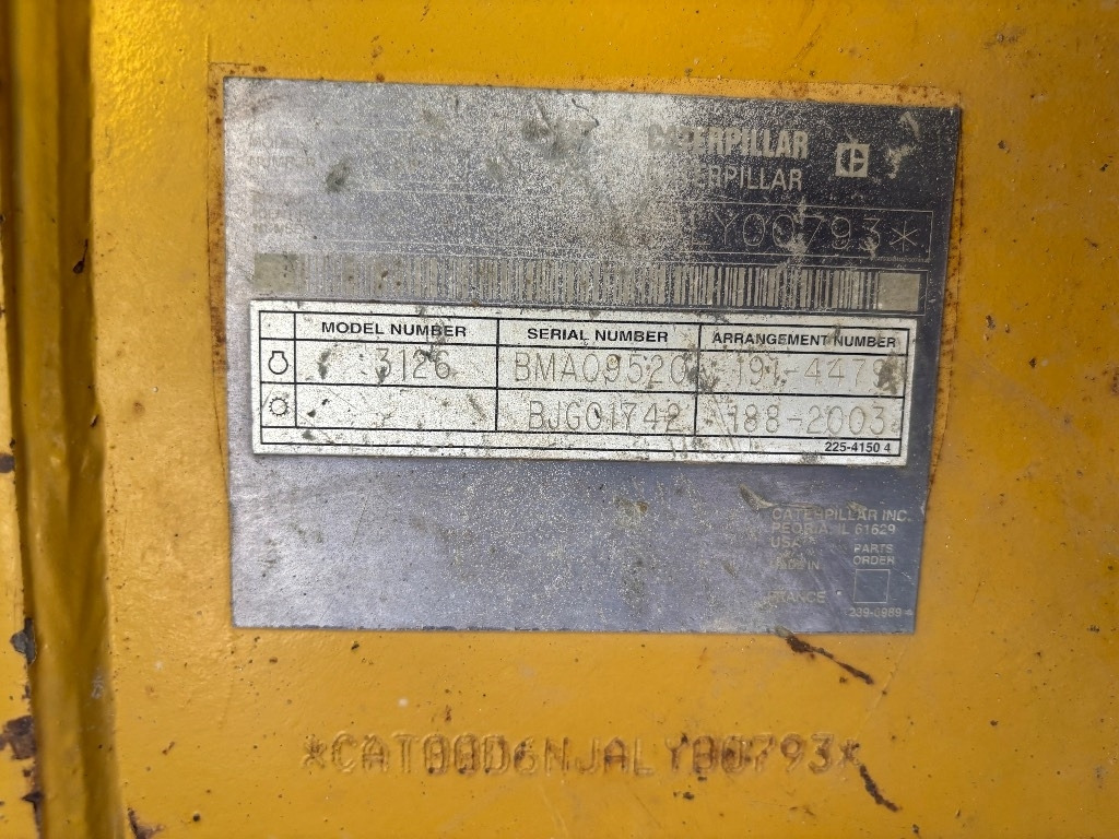 CAT D 6 N LGP - Máy ủi: hình 2 CAT D 6 N LGP - Máy ủi: hình 2