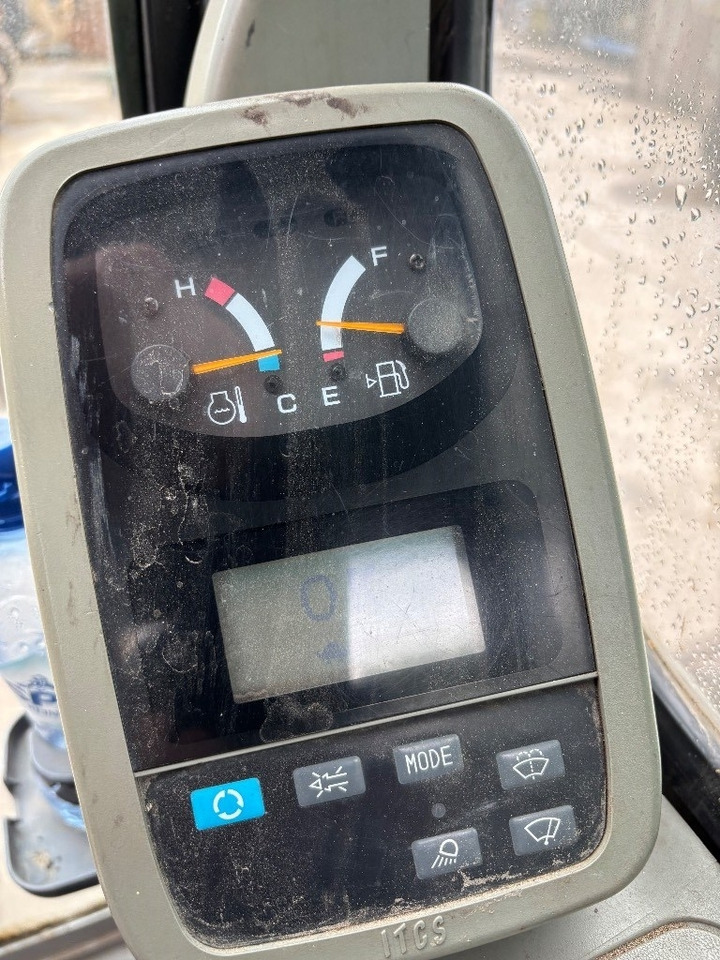 Máy xúc bánh xích Kobelco SK 135: hình 13 Máy xúc bánh xích Kobelco SK 135: hình 13