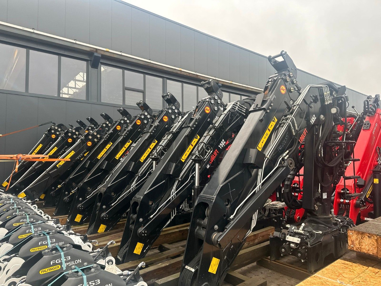 Hiab LogLift 165 Z - Xe chở gỗ, Xe cẩu tự hành: hình 1 Hiab LogLift 165 Z - Xe chở gỗ, Xe cẩu tự hành: hình 1