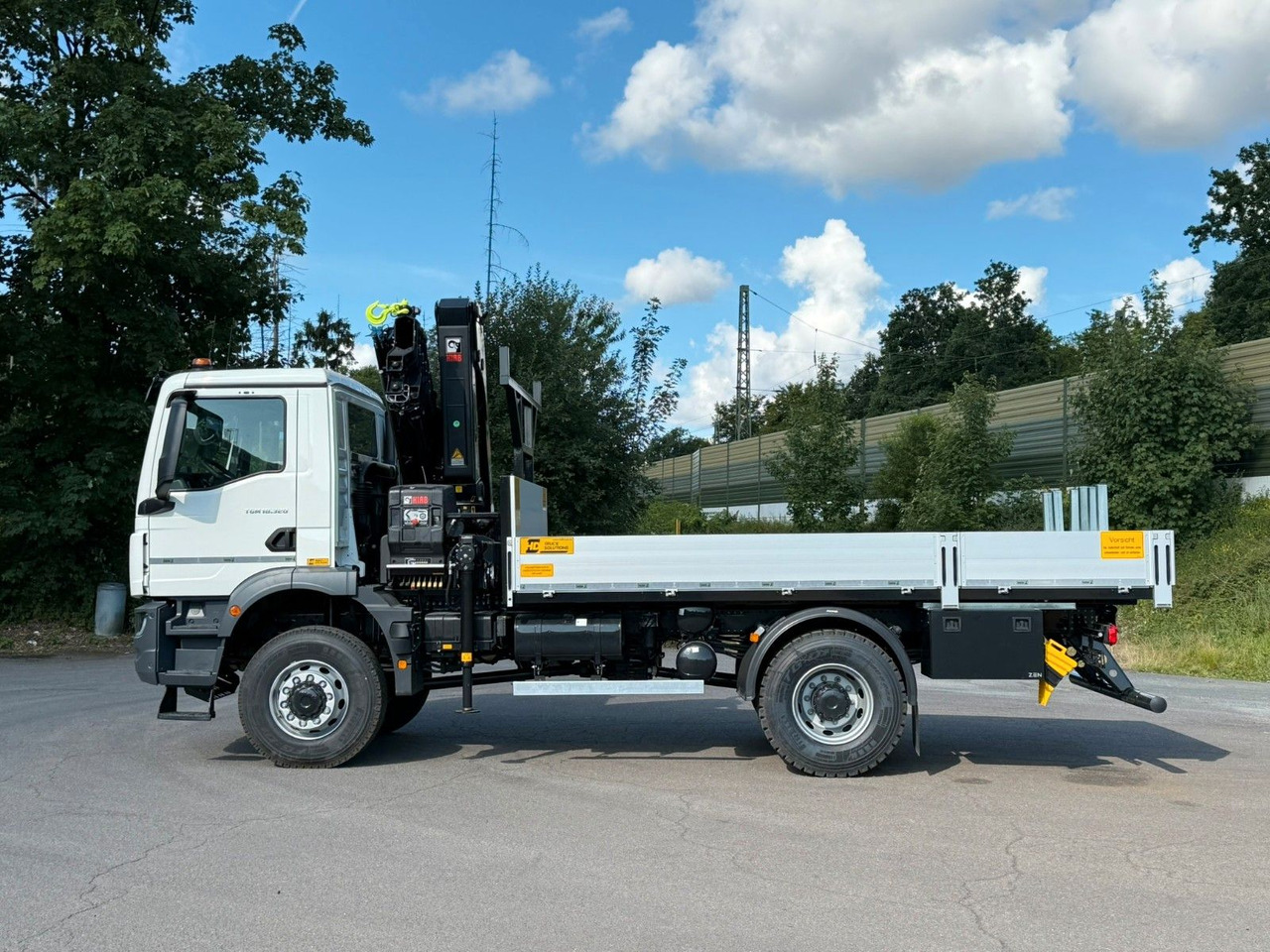 MAN TGM 18.320 4x4 Hiab 228-4 Kran - Xe cẩu tự hành: hình 4 MAN TGM 18.320 4x4 Hiab 228-4 Kran - Xe cẩu tự hành: hình 4