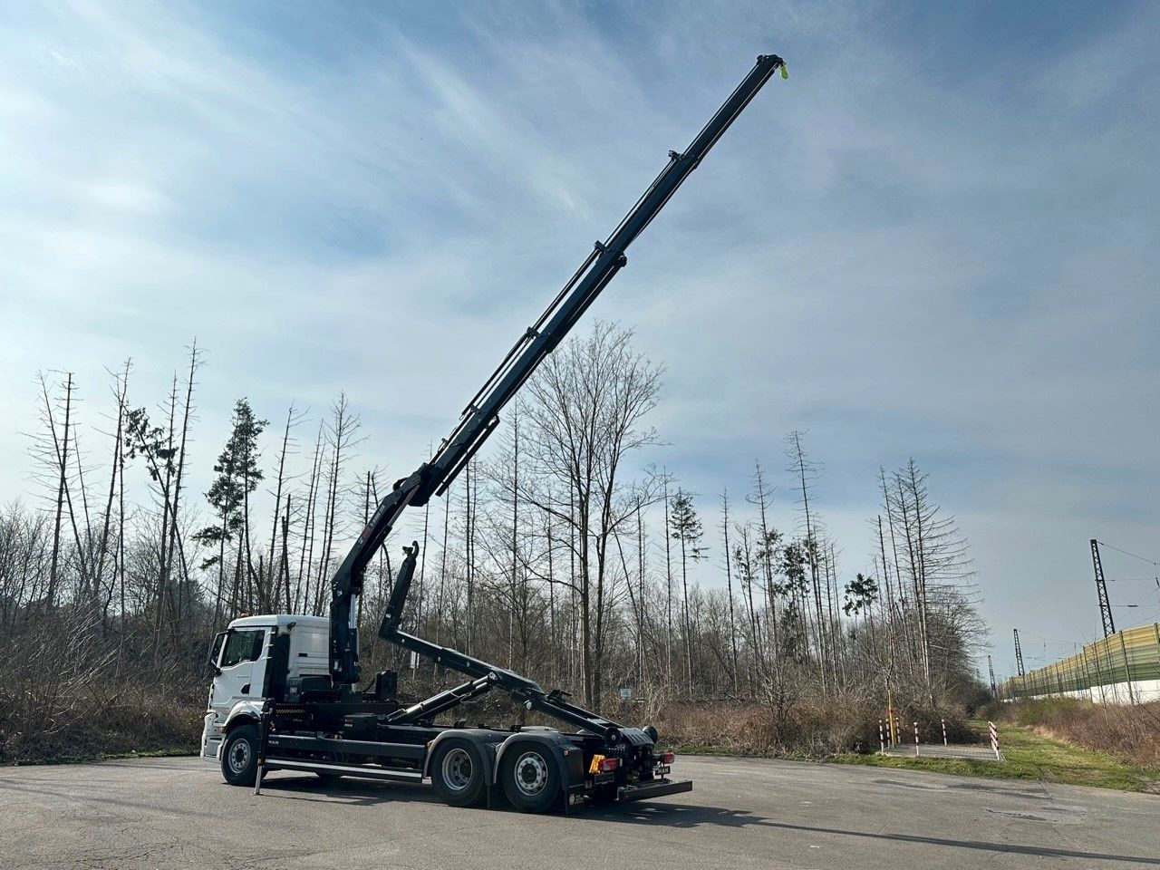 MAN TGS 26.470 6x2 Abrollkipper + Kran Hiab 228-4 - Xe tải nâng móc, Xe cẩu tự hành: hình 3 MAN TGS 26.470 6x2 Abrollkipper + Kran Hiab 228-4 - Xe tải nâng móc, Xe cẩu tự hành: hình 3