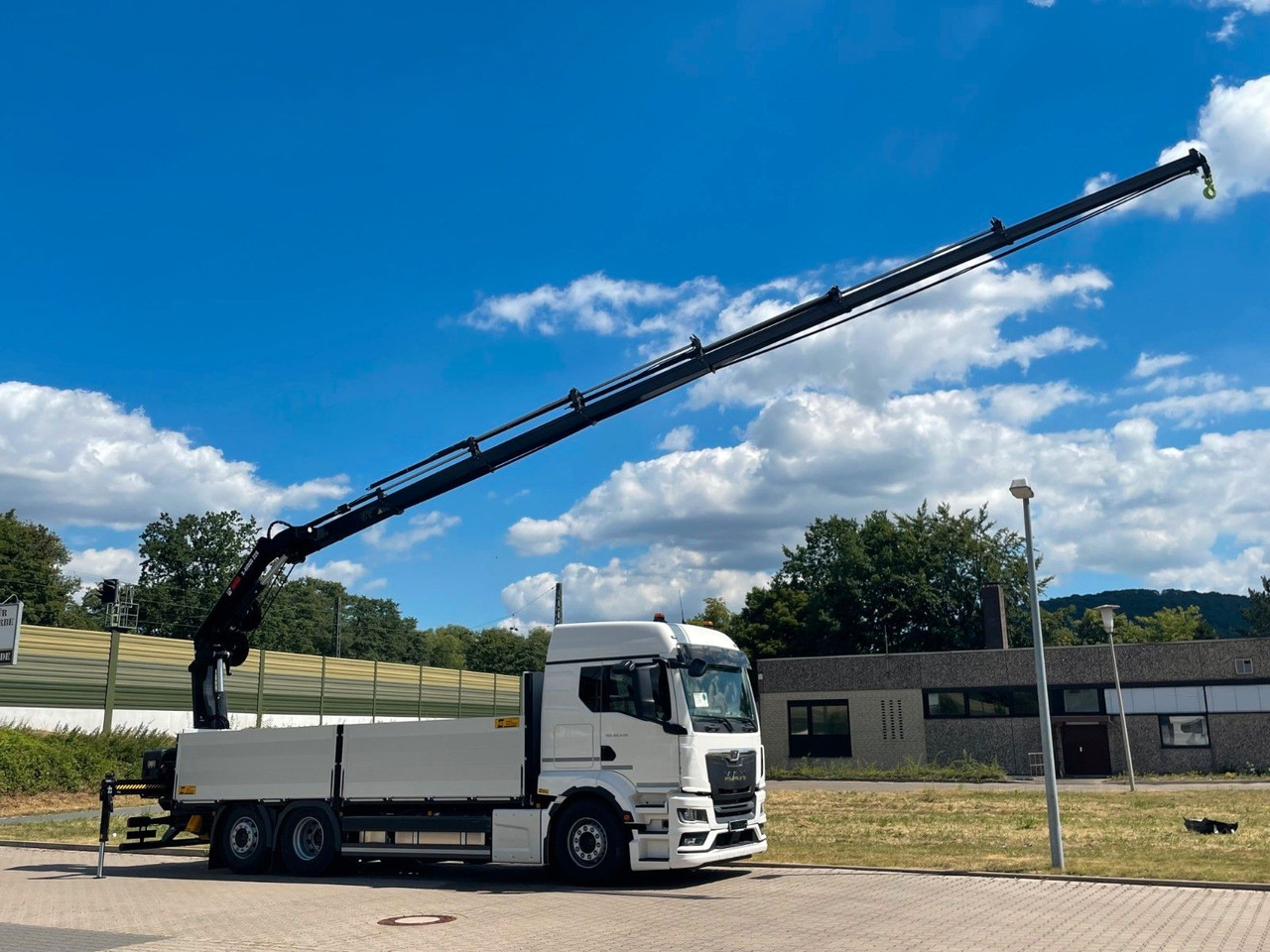 MAN TGS 26.480 /6X2 Euro6 Retarder HIAB 228 - 6 - Xe tải thùng lửng/ Phẳng, Xe cẩu tự hành: hình 1 MAN TGS 26.480 /6X2 Euro6 Retarder HIAB 228 - 6 - Xe tải thùng lửng/ Phẳng, Xe cẩu tự hành: hình 1