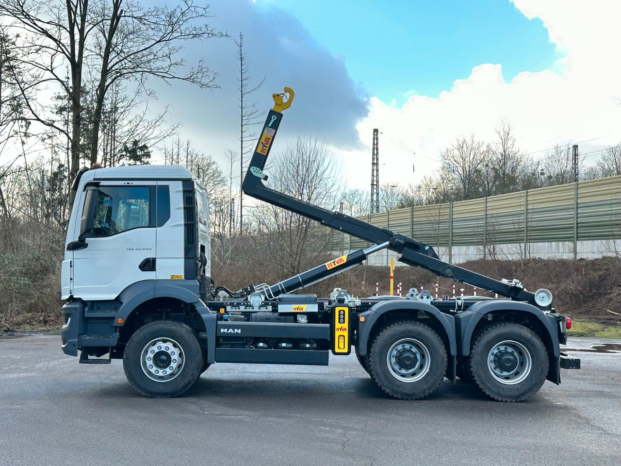 MAN TGS 33.440 6x4 Euro6e Abrollkipper Hyva - Xe tải nâng móc, Xe cẩu tự hành: hình 3 MAN TGS 33.440 6x4 Euro6e Abrollkipper Hyva - Xe tải nâng móc, Xe cẩu tự hành: hình 3