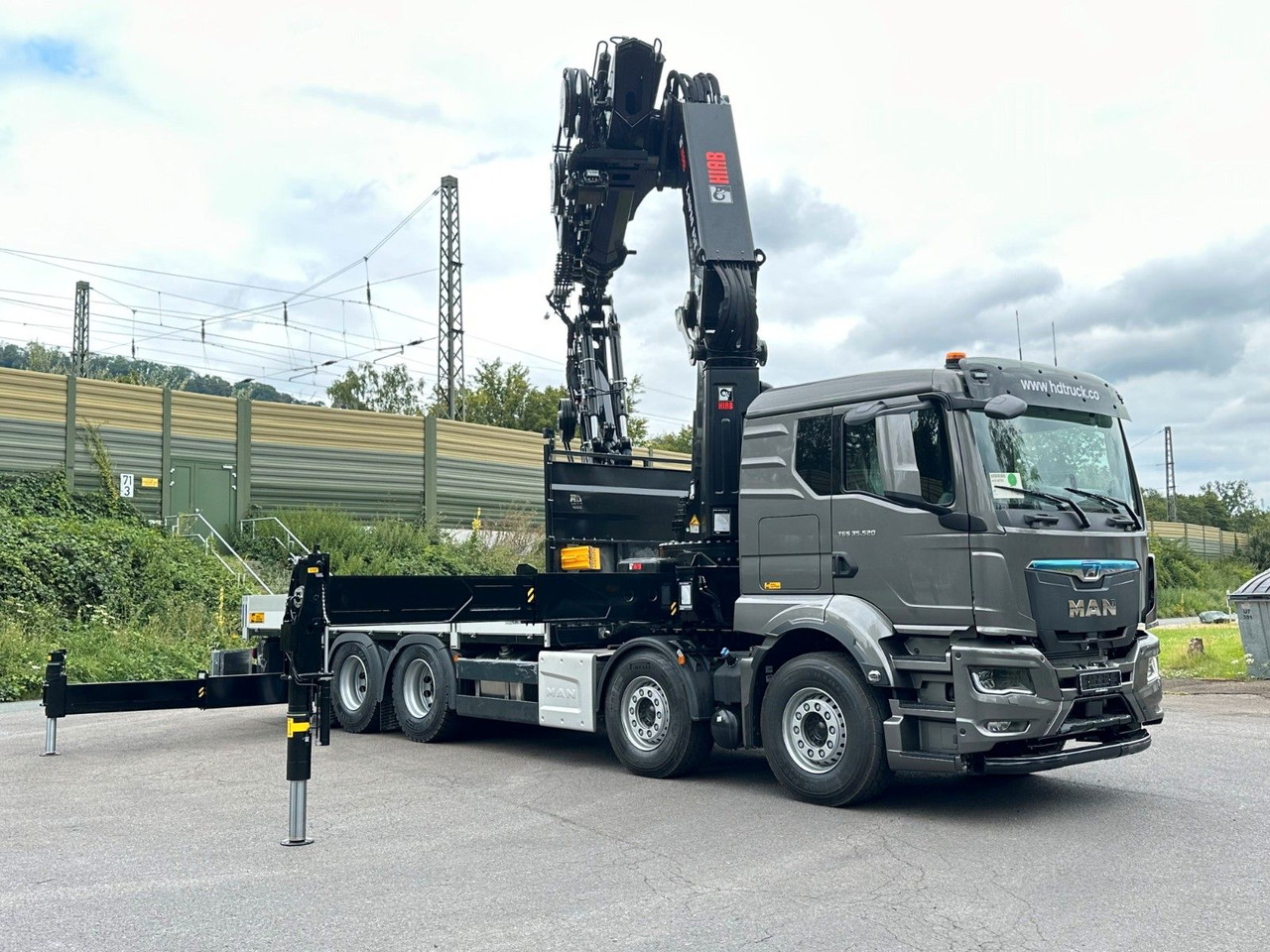 MAN TGS 35.520 8x4 BL HIAB X-HiPro858E-8 & Jib150x-6 - Xe cẩu tự hành: hình 2 MAN TGS 35.520 8x4 BL HIAB X-HiPro858E-8 & Jib150x-6 - Xe cẩu tự hành: hình 2