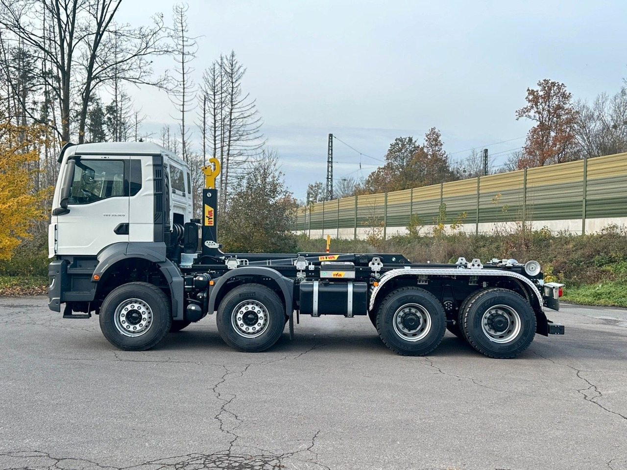 MAN TGS 35.520 8x4 Euro6e Hyva 26-55 Abrollkipper - Xe tải nâng móc: hình 3 MAN TGS 35.520 8x4 Euro6e Hyva 26-55 Abrollkipper - Xe tải nâng móc: hình 3
