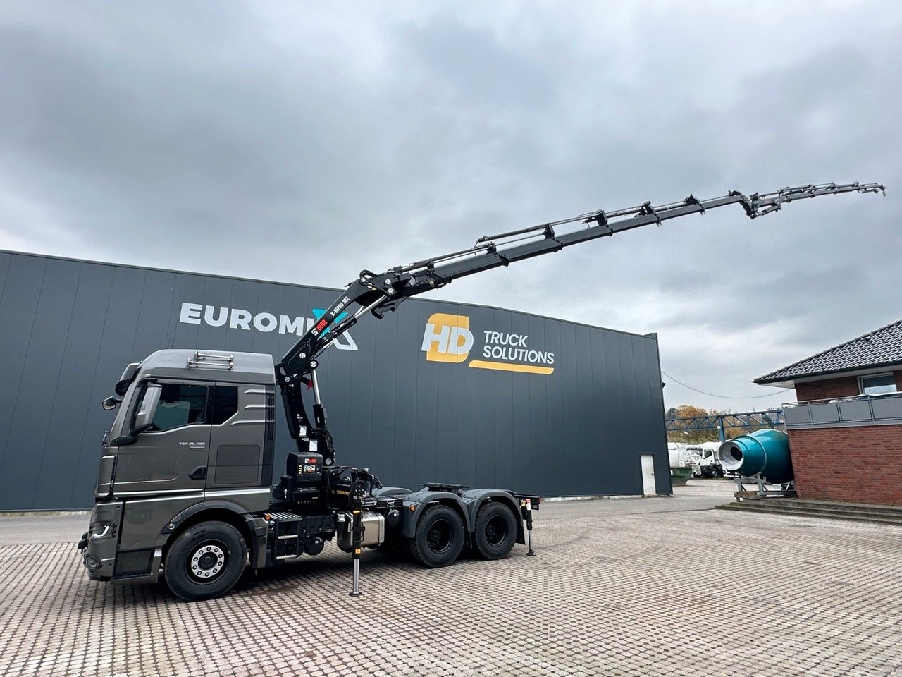 MAN TGX 26.580 6x4 Kran Hiab 302-6 + Jib-4 - Xe cẩu tự hành: hình 4 MAN TGX 26.580 6x4 Kran Hiab 302-6 + Jib-4 - Xe cẩu tự hành: hình 4