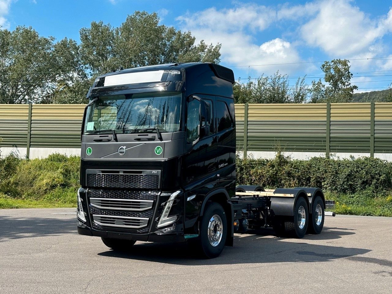 Volvo FH 540 6x4 - Xe tải khung gầm: hình 1 Volvo FH 540 6x4 - Xe tải khung gầm: hình 1