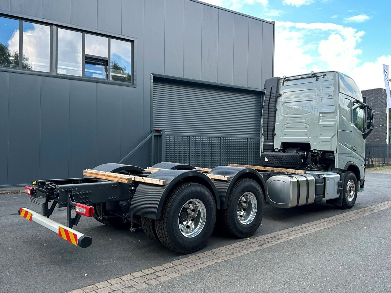 Volvo FH 540 6x4 - Xe tải khung gầm: hình 5 Volvo FH 540 6x4 - Xe tải khung gầm: hình 5