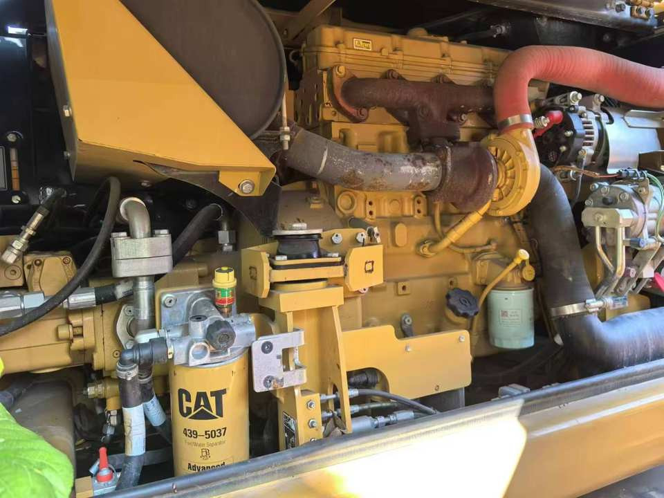 Beautiful High Quality Second-Hand CAT M315D2 Wheel Excavator Used Digger Machinery Engine After-sales Warranty Service - Máy xúc bánh lốp: hình 4 Beautiful High Quality Second-Hand CAT M315D2 Wheel Excavator Used Digger Machinery Engine After-sales Warranty Service - Máy xúc bánh lốp: hình 4