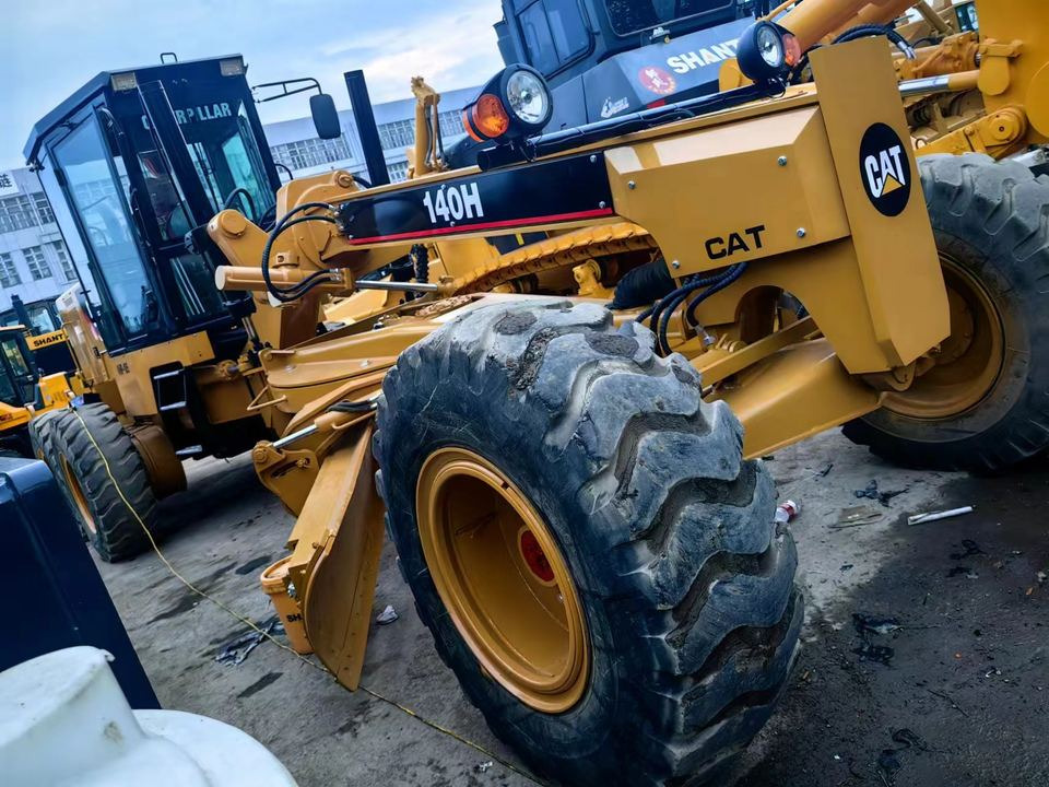 CAT 140H Grader Used Second Hand Good Condition for Sale From Janpan - Máy san: hình 3 CAT 140H Grader Used Second Hand Good Condition for Sale From Janpan - Máy san: hình 3