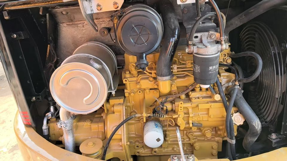 CAT 304 - Máy xúc bánh xích: hình 4 CAT 304 - Máy xúc bánh xích: hình 4