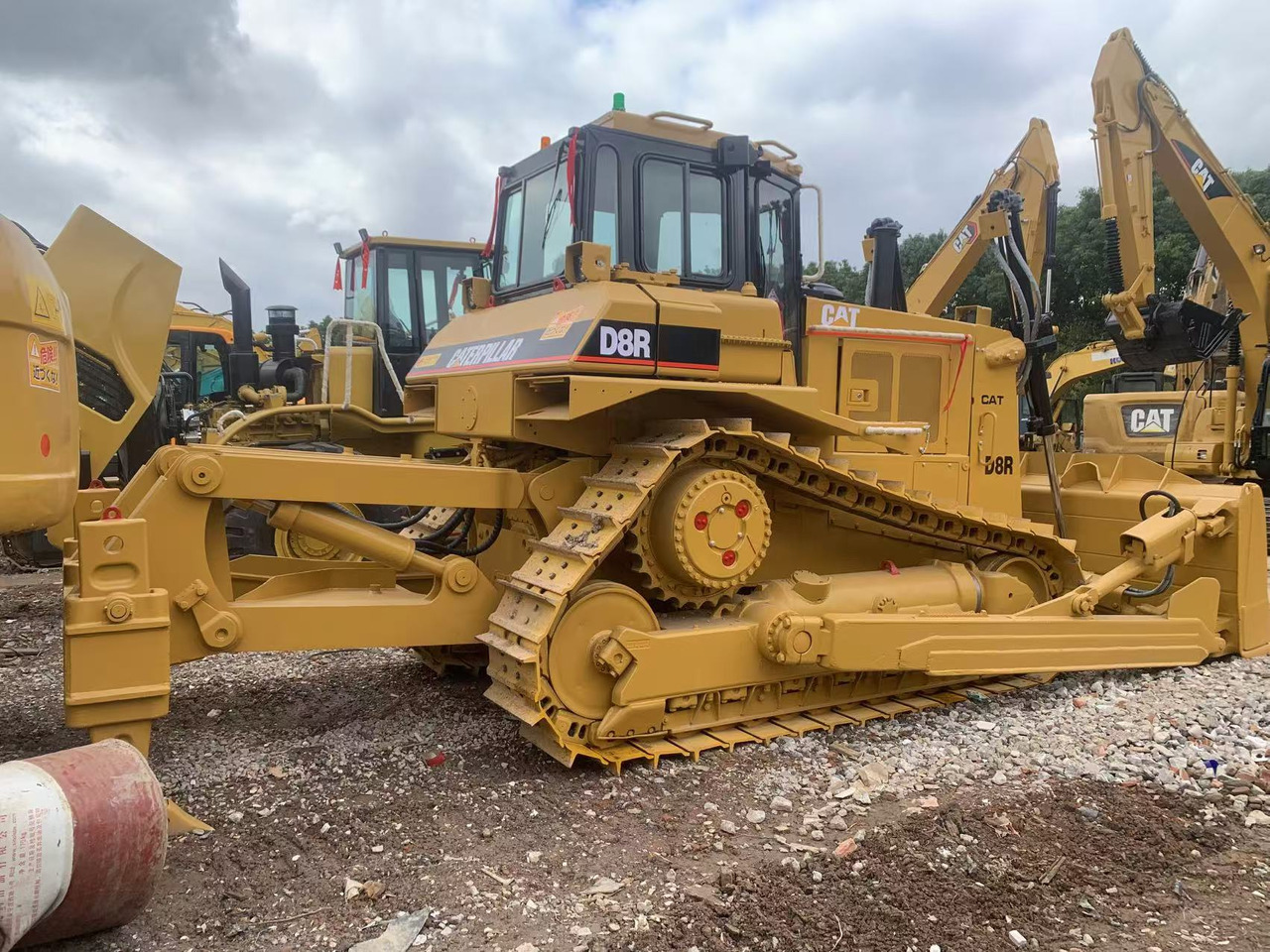 CATERPILLAR D8R - Máy ủi: hình 3 CATERPILLAR D8R - Máy ủi: hình 3