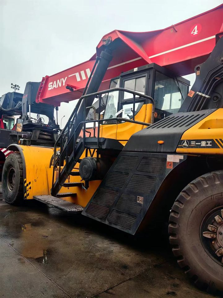 Good Condition USED Crane SRSC45C23 45 Ton Frontal Crane Container Crane - Xe tiếp cận xếp chồng: hình 3 Good Condition USED Crane SRSC45C23 45 Ton Frontal Crane Container Crane - Xe tiếp cận xếp chồng: hình 3