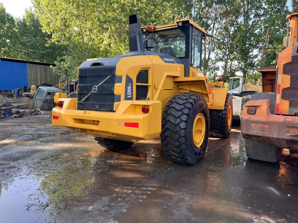Good Condition Used L120Gz Wheel Loader VOLVO Used VOLVO L120G Loader Used Wheel Loader for Sale - Máy xúc lật bánh lốp: hình 2 Good Condition Used L120Gz Wheel Loader VOLVO Used VOLVO L120G Loader Used Wheel Loader for Sale - Máy xúc lật bánh lốp: hình 2