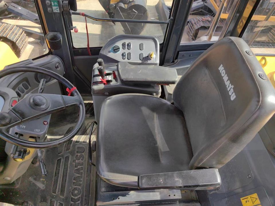Hot Sale Used Komatsu WA380-6 Wheel Loader Backhoe Loader with Excellent Front Loading Feature - Máy xúc lật bánh lốp: hình 5 Hot Sale Used Komatsu WA380-6 Wheel Loader Backhoe Loader with Excellent Front Loading Feature - Máy xúc lật bánh lốp: hình 5